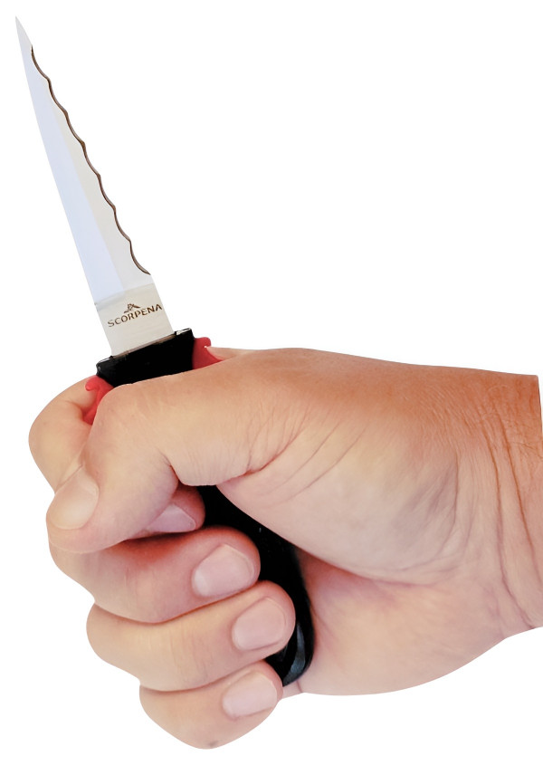 Качественный и компактный нож для подводного плавания «СКОРПЕНА-A2» от одноименного российского производителя.