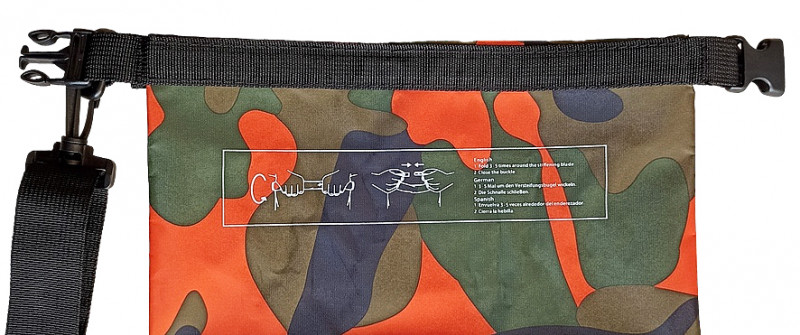 Верх мешка сворачивается на 2-3 оборота, создает надежный барьер и обеспечивает многократное использование без потери герметичности.