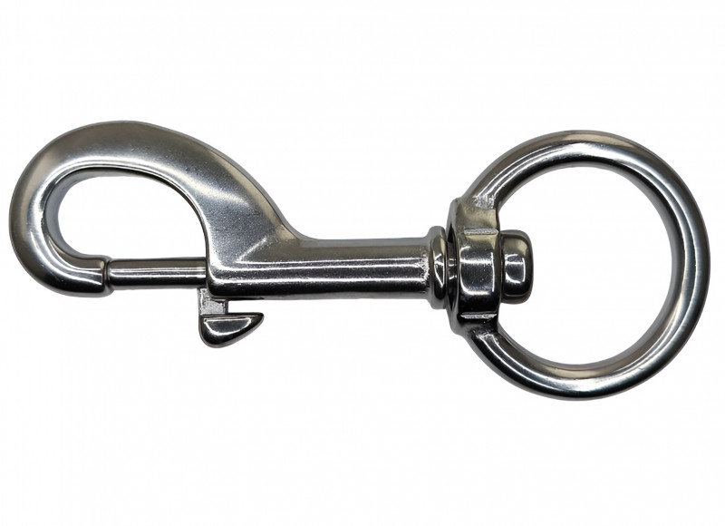 Карабин с поворотным кольцом и пружинной защелкой - универсальный инструмент, применяемый в подводном плавании для крепления различных аксессуаров.