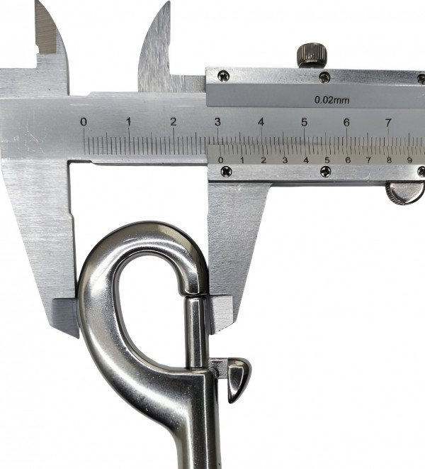 Ширина внешней части карабина - чуть более 3см.