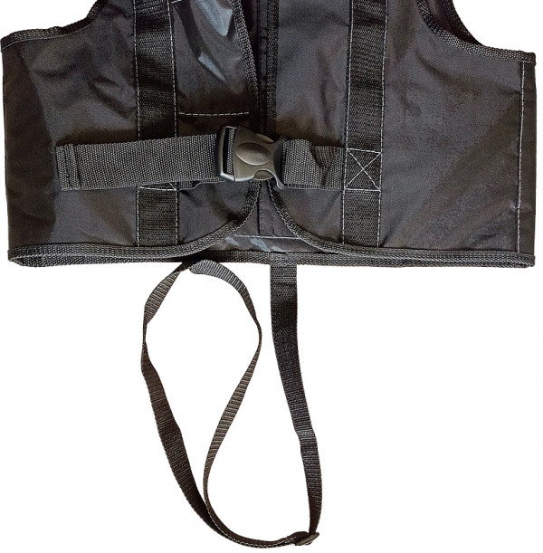 Для исключения сползания во время нырка в комплекте регулируемый брасовый ремень, при необходимости застегивающийся через пах подводника.