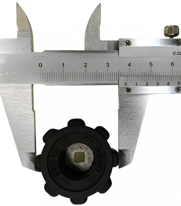 Максимальный диаметр по граням составляет примерно 3.8см.
