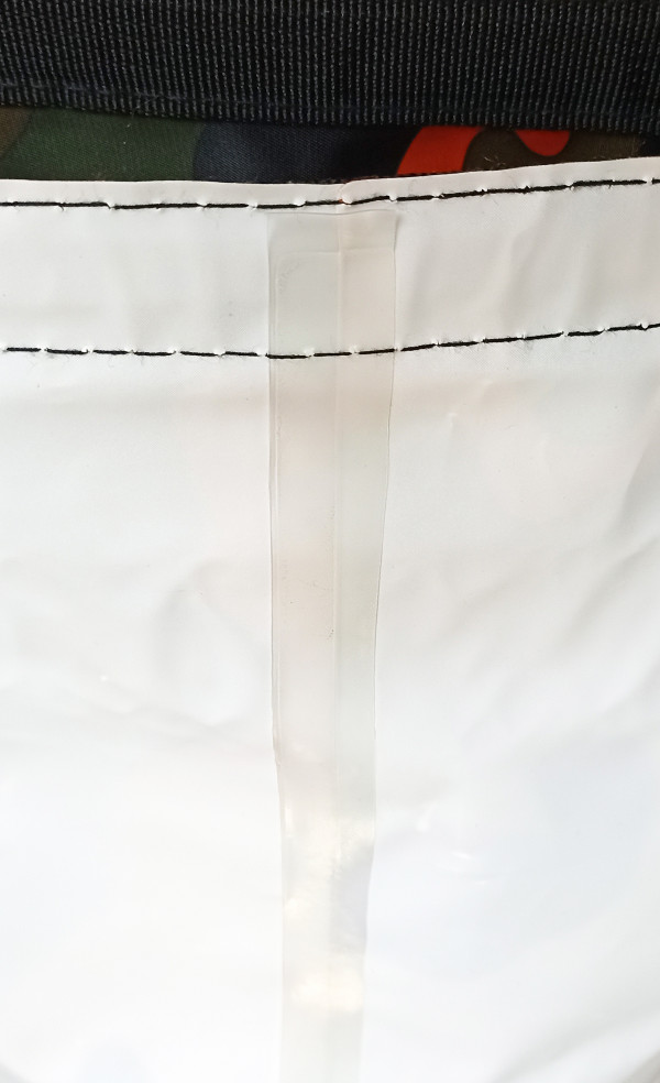 Внутренний шов мешка дополнительно проклеен для герметичности.