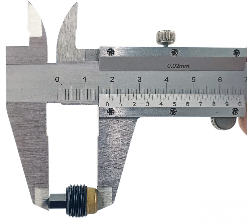 Длина составляет приблизительно 1.8см.