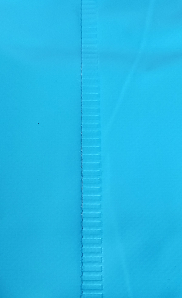 Швы соединены методом термопрессовки для особой герметичности и прочности.