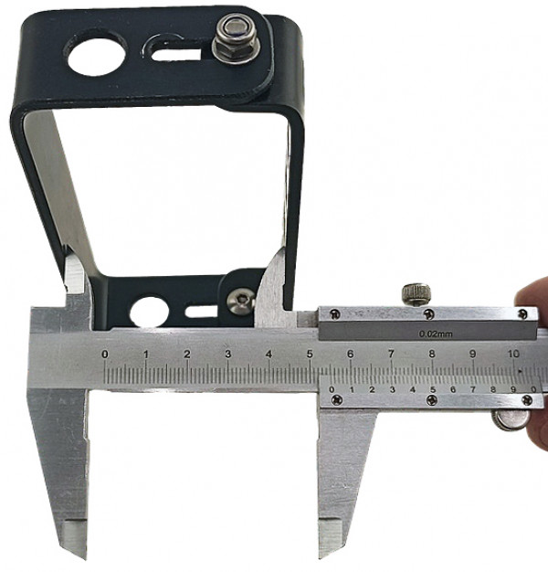 Высота максимально возможного зазора под руку - 5.5см.