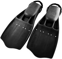 «SLIPSTREAM» от компании OMS - это самые крутые профессиональные ласты для технического и рекреационного дайвинга с высокой эффективностью гребка.