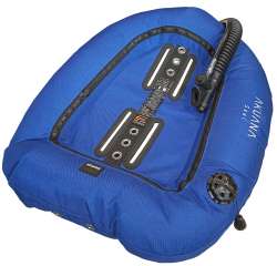 Крыло увеличенного объема под костюм с большим количеством груза, спарку и для тех, кто дружит с мозгами в рекреационном дайвинге, не желая смотреть, как его будет топить паникующий напарник.